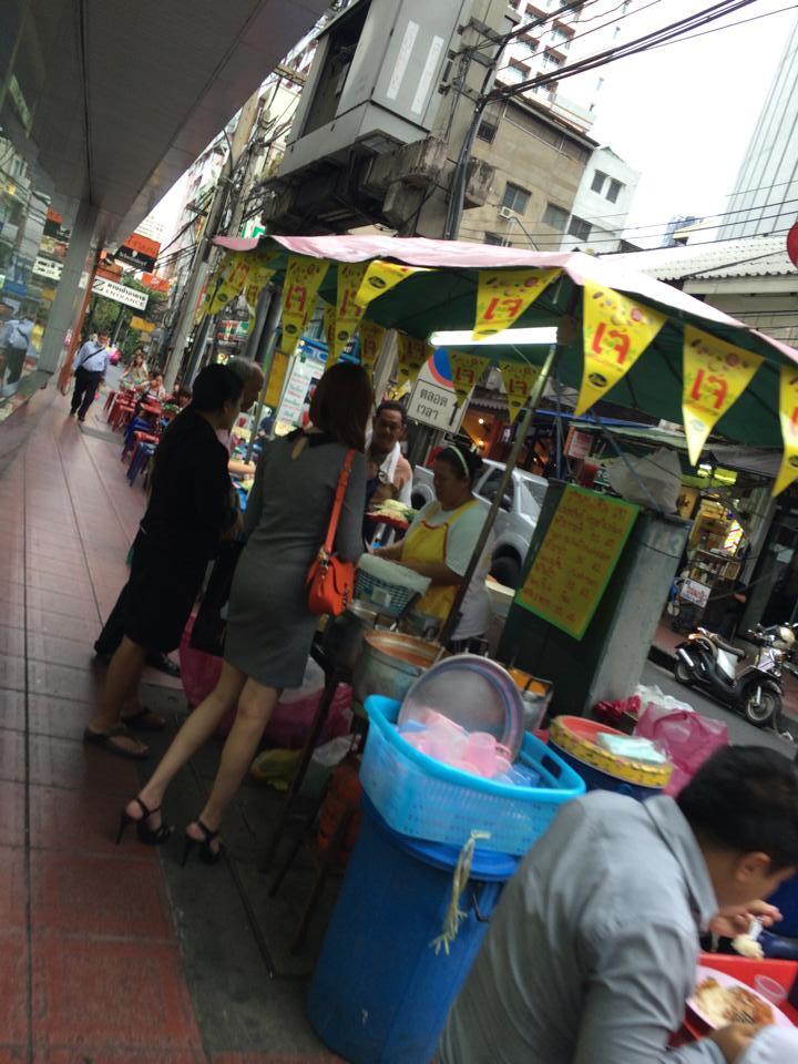 タイの街が黄色で染まる？意外と知らないタイの菜食週間「キンジェー」03